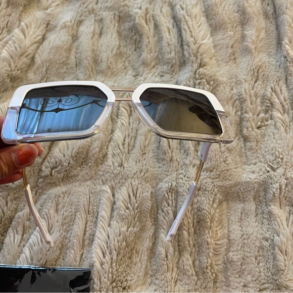 COCO AND BREEZY Amazonian 57mm Square Sunglasses. - Picture 11 of 14